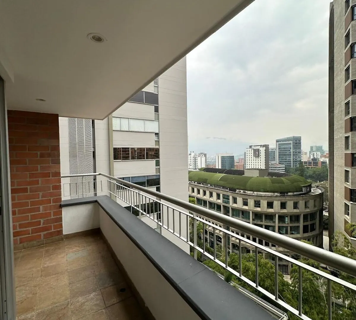 Apartamento En El Poblado Junto Al Cc Santa Fe Medellín 0*,  Kolumbie