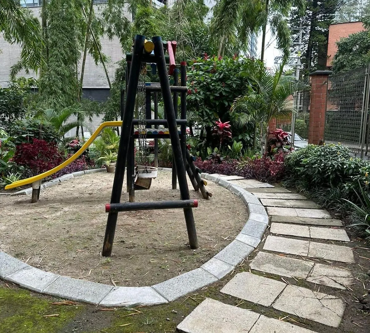 Apartamento En El Poblado Junto Al Cc Santa Fe Medellín Kolumbie